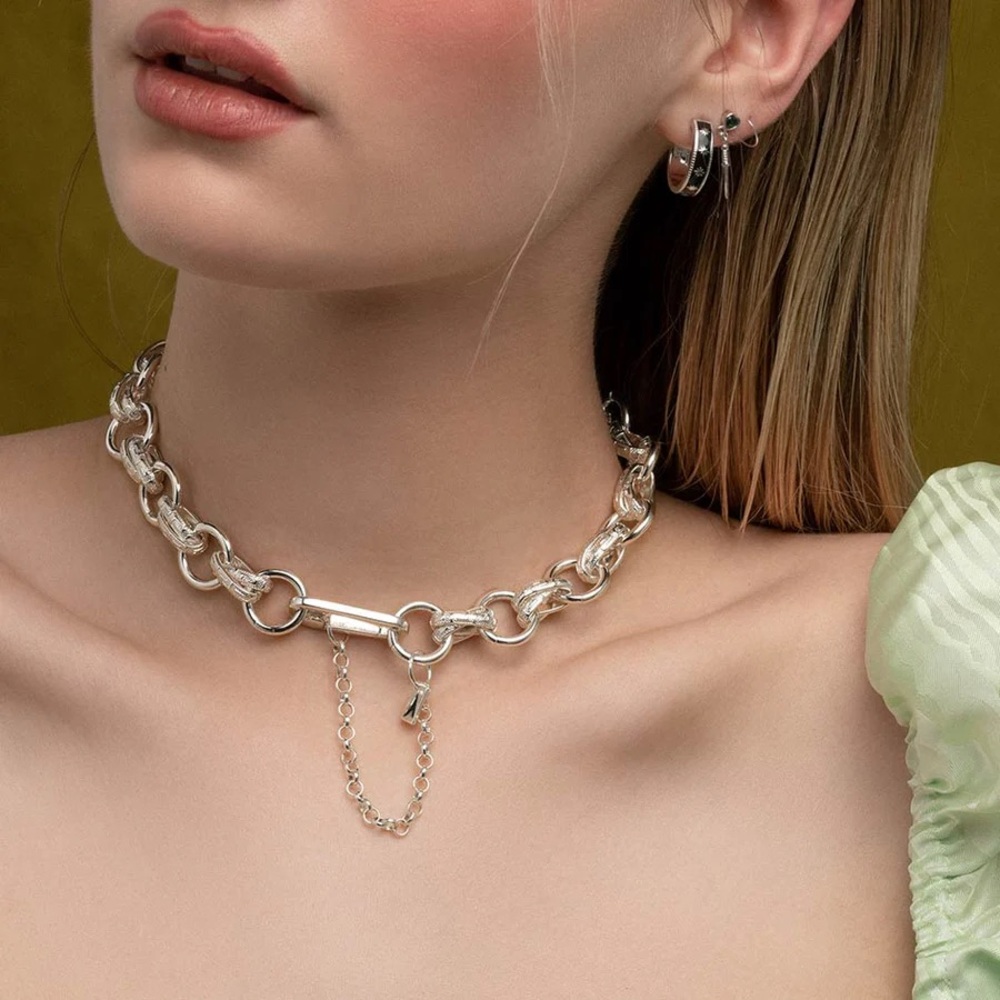 Regal Rose “Clarise” ornate silver chain necklace
